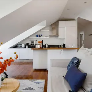 A Captivating Close To River Tagus In Appartement Lisboa